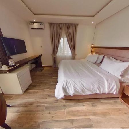 Centurion Aparthotel Αμπούζα Εξωτερικό φωτογραφία