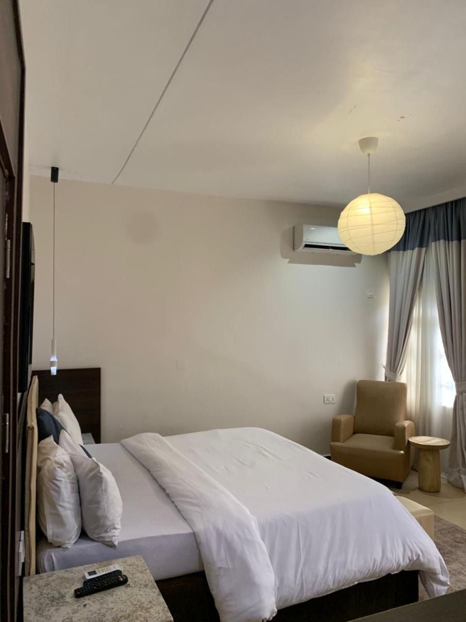Centurion Aparthotel Αμπούζα Εξωτερικό φωτογραφία