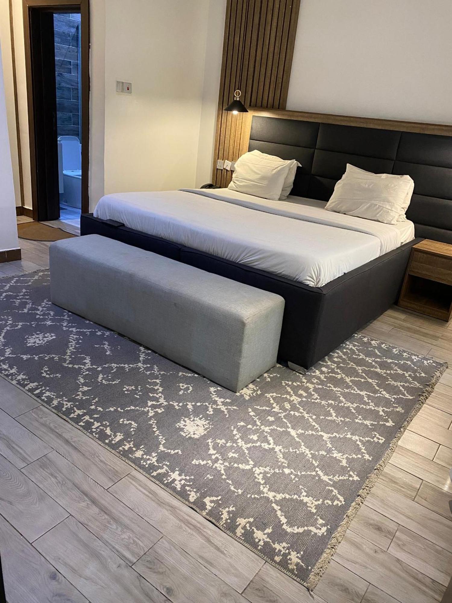 Centurion Aparthotel Αμπούζα Εξωτερικό φωτογραφία